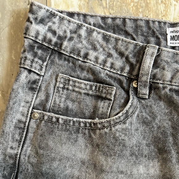 Refuge Denim MOM Patchwork Jeans. Three Shades of Denim. - Picture 5 of 12